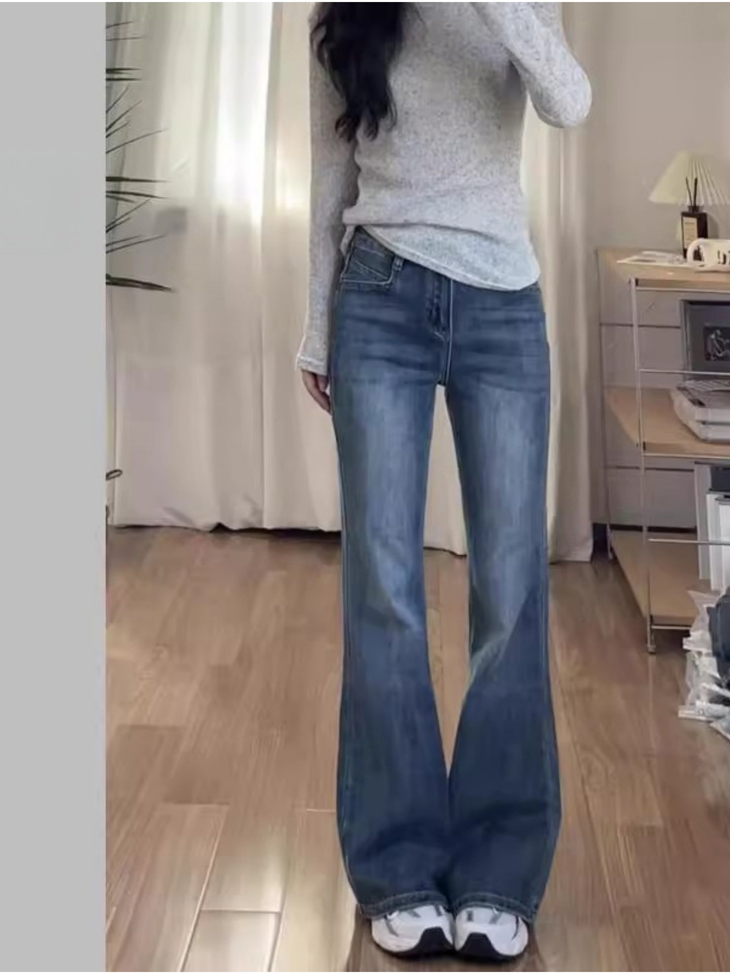 韩国不贴腿微喇牛仔裤女秋季新款小个子高腰垂感显瘦休闲喇叭裤子