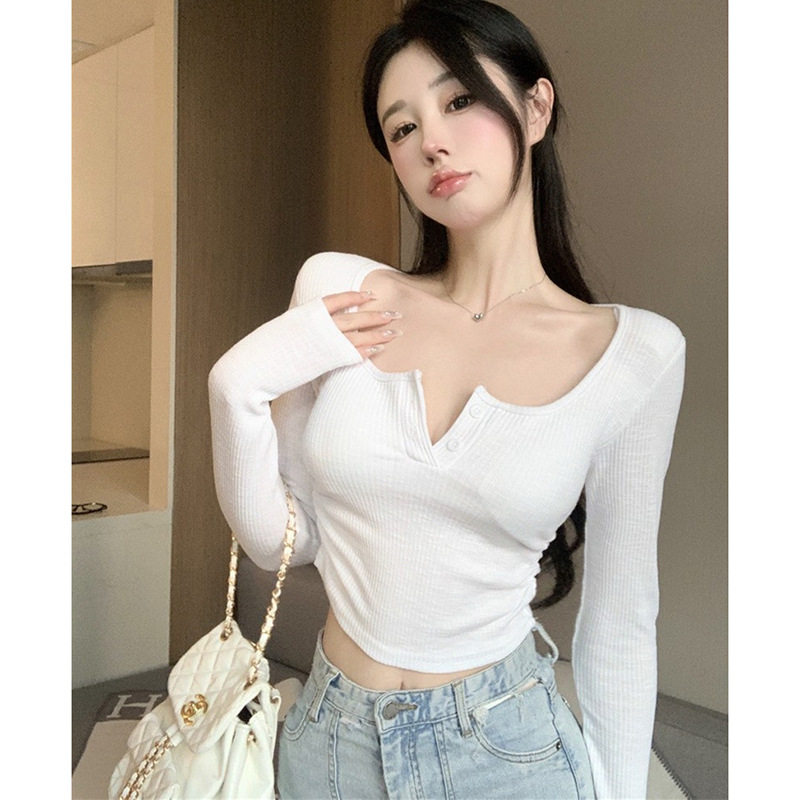性感显瘦内搭V领短款上衣