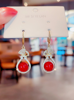 红色福袋耳环秋冬高级感轻奢锆石珍珠吊坠耳饰新年喜庆无耳洞耳夹