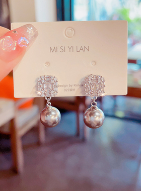 小众独特高级感灰色珍珠耳环气质轻奢超闪方形水晶耳钉秋冬耳饰女