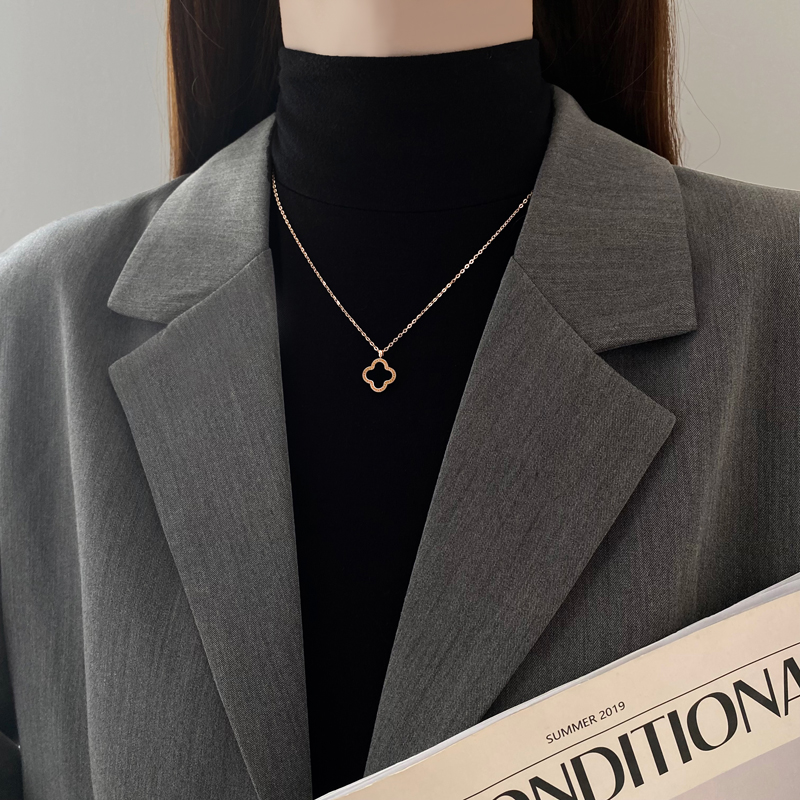 钛钢不掉色四叶草项链女锁骨链2025年新款轻奢ins小众设计感吊坠