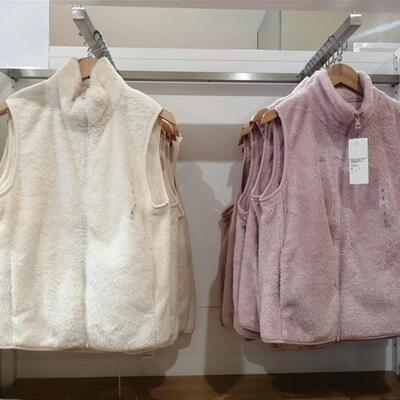 试衣间柔软舒适长绒立领拉链马甲