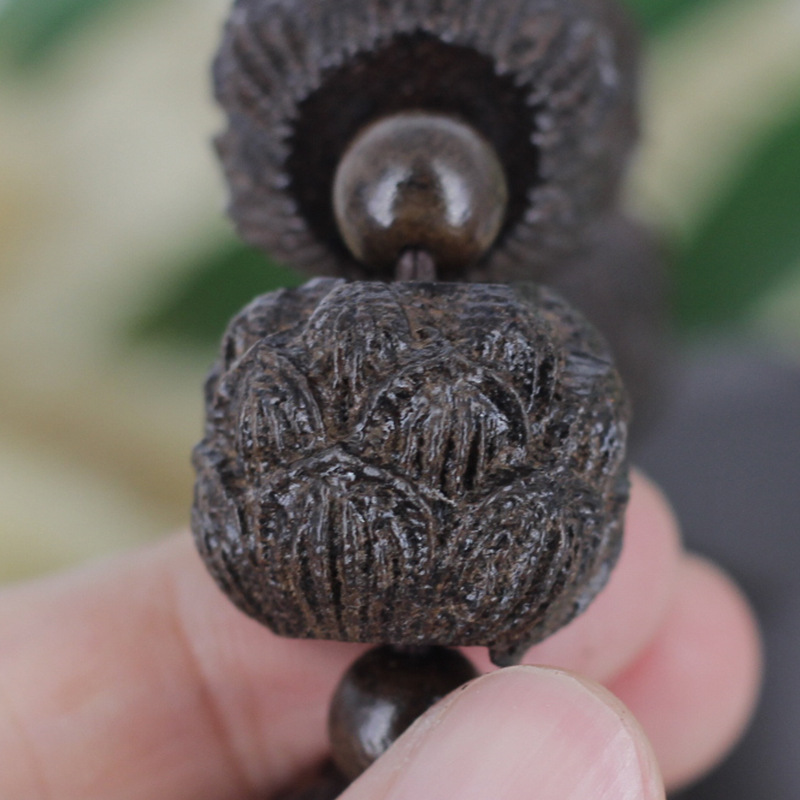 厂家供应皮黑木越南沉香 雕刻佛珠手串手链 皮黑十八罗汉 莲花