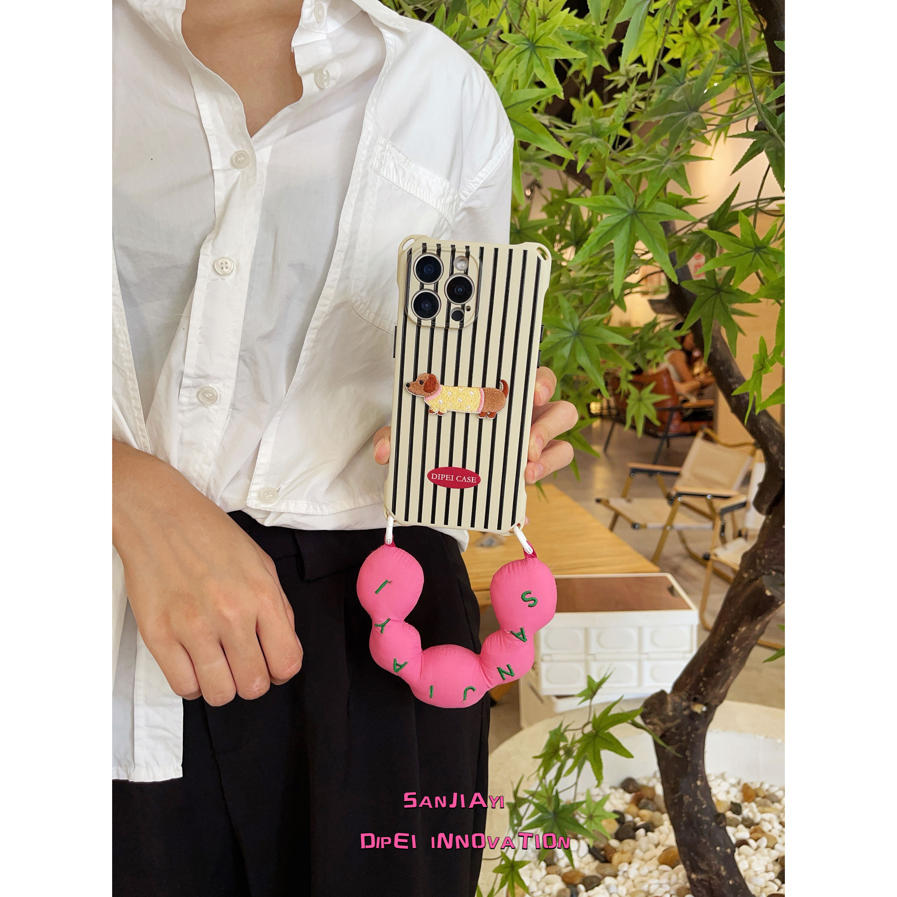 时尚可爱黑黄衣裳小狗手机壳15promax手腕适用荣耀200小米华为Pura70苹果iPhone14Plus/13挂绳斜挎mate60防摔,3C数码配件,手机保护套/壳,淘宝优惠券,粉丝福利购,淘宝优惠卷