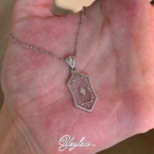 yeylem|蕾丝晶匣·复古白水晶蕾丝风雕刻装饰几何925银吊坠