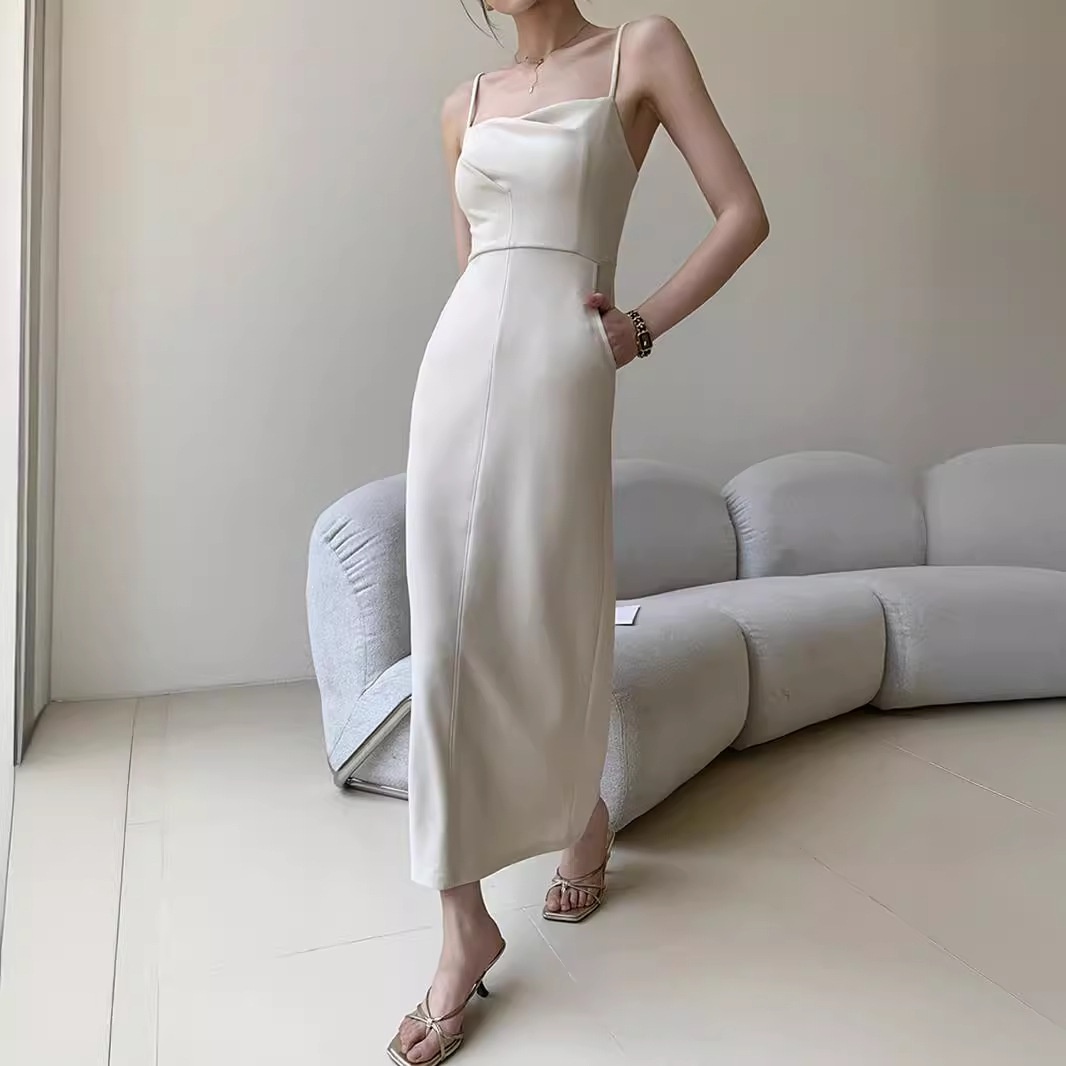 夏安若感无袖黑色吊带连衣裙女夏季2025新款修身显瘦赫本风长裙子