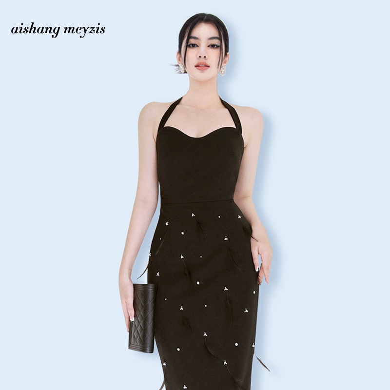 夏安若2024秋季新款性感挂脖露背羽毛拼接纯色钉珠连衣中长裙名媛