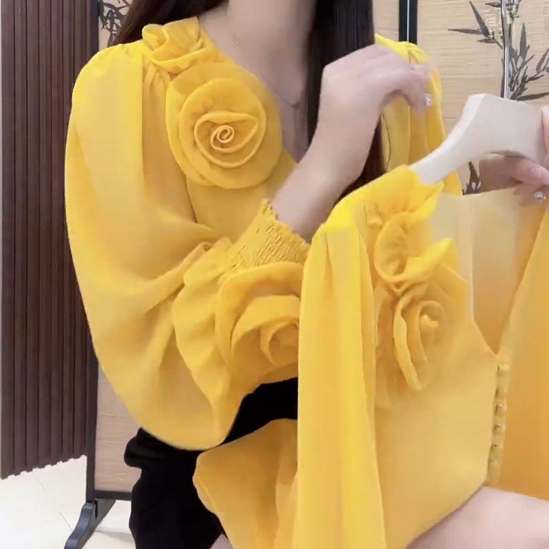 中老年人女时尚衬衫立体花朵黄色衬衣妈妈宽松T恤小衫打底衫春夏