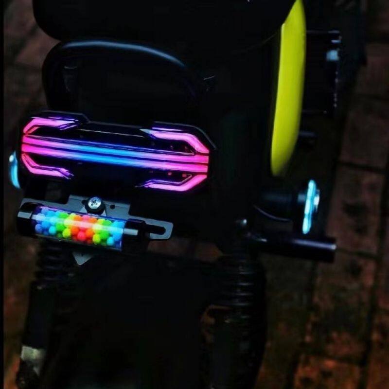 适用新款魂斗罗尾灯深远GT1/T300通用电动车后尾灯led流水转向灯