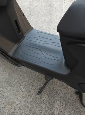 适用适配极核AE4电动车前脚踏皮25款AE4pro脚垫防水装饰配件