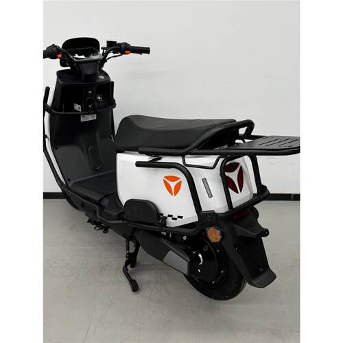 适用雅迪g26护杠G-H/M保