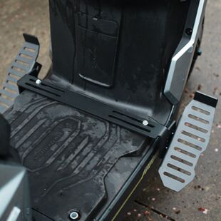 适用小牛FXT/FXplay下沉脚踏板长途远行神器释放双腿角度可调加厚