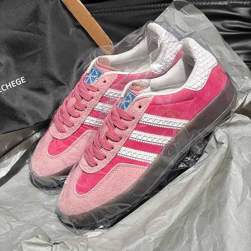 超火爆款粉色草莓熊德训鞋女款2026春季新款外穿透气阿甘运动鞋子