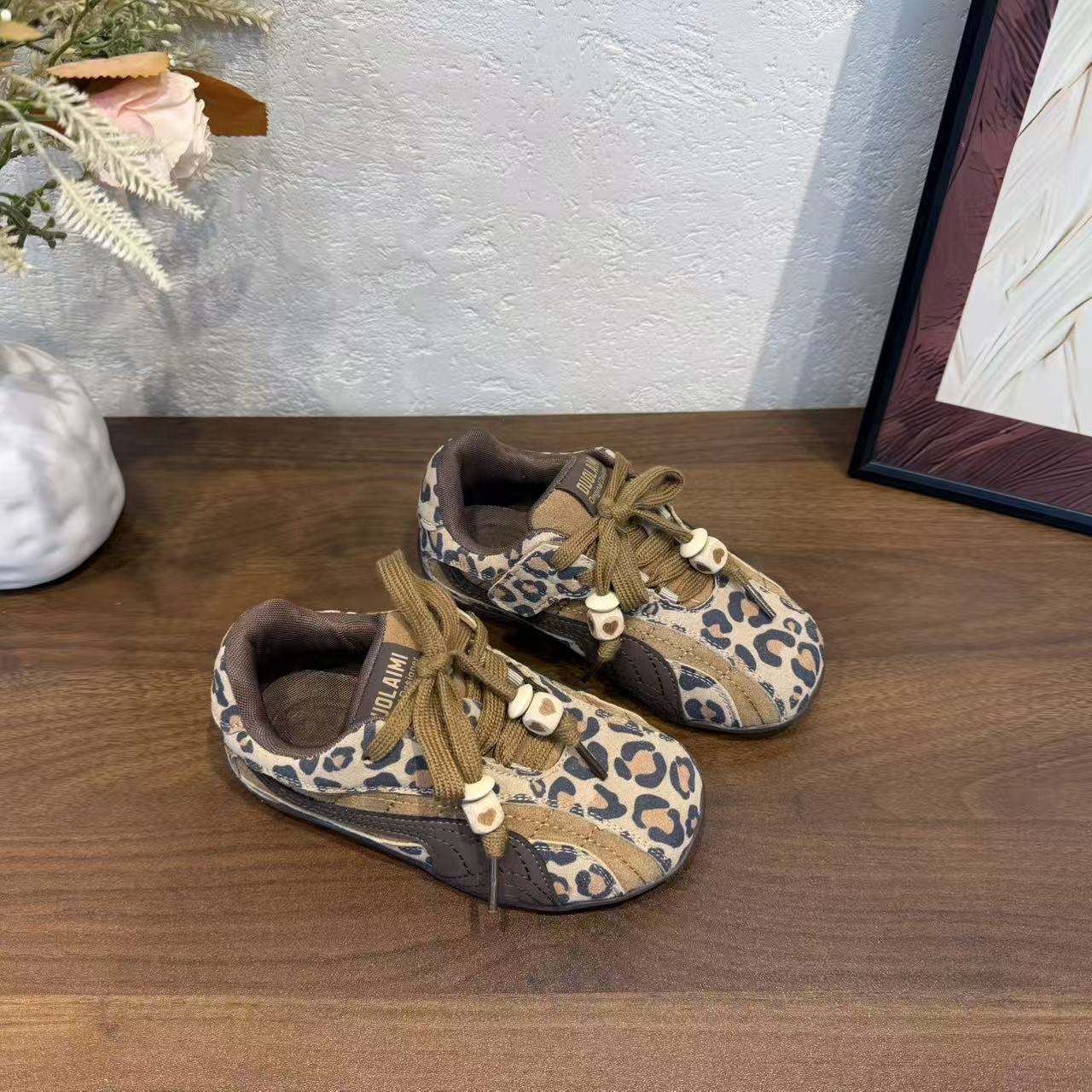 儿童豹纹运动鞋2025秋冬新款潮牌男童真皮跑步鞋女童休闲德训鞋子