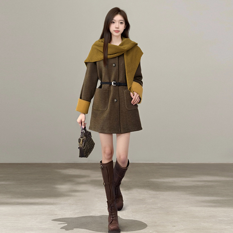 实拍韩版极简圆领撞色披肩围巾中长款毛呢外套女2025秋冬百搭上衣
