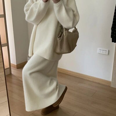 秋冬装搭配一整套高级感小香风软糯慵懒浣熊绒毛衣裙子针织套装女