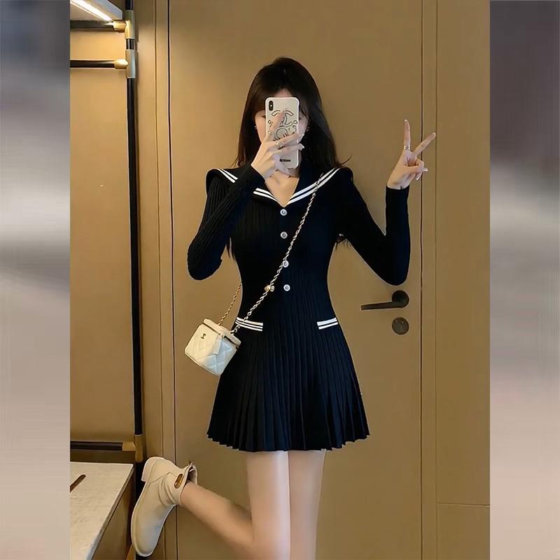 法式黑色海军领针织连衣裙子女2025新款早秋时髦修身显瘦百褶短裙