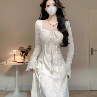 长袖连衣裙女2025早秋法式气质收腰显瘦针织裙蕾丝鱼骨长裙