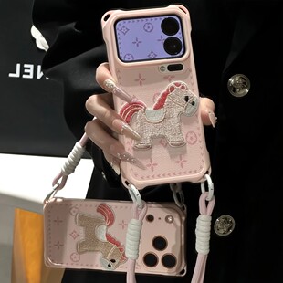 复古印花刺绣小马挂绳适用苹果17手机壳iPhone16/15PROMAX马年华为mate80斜挎nova14卡通reno15情侣小米17pro