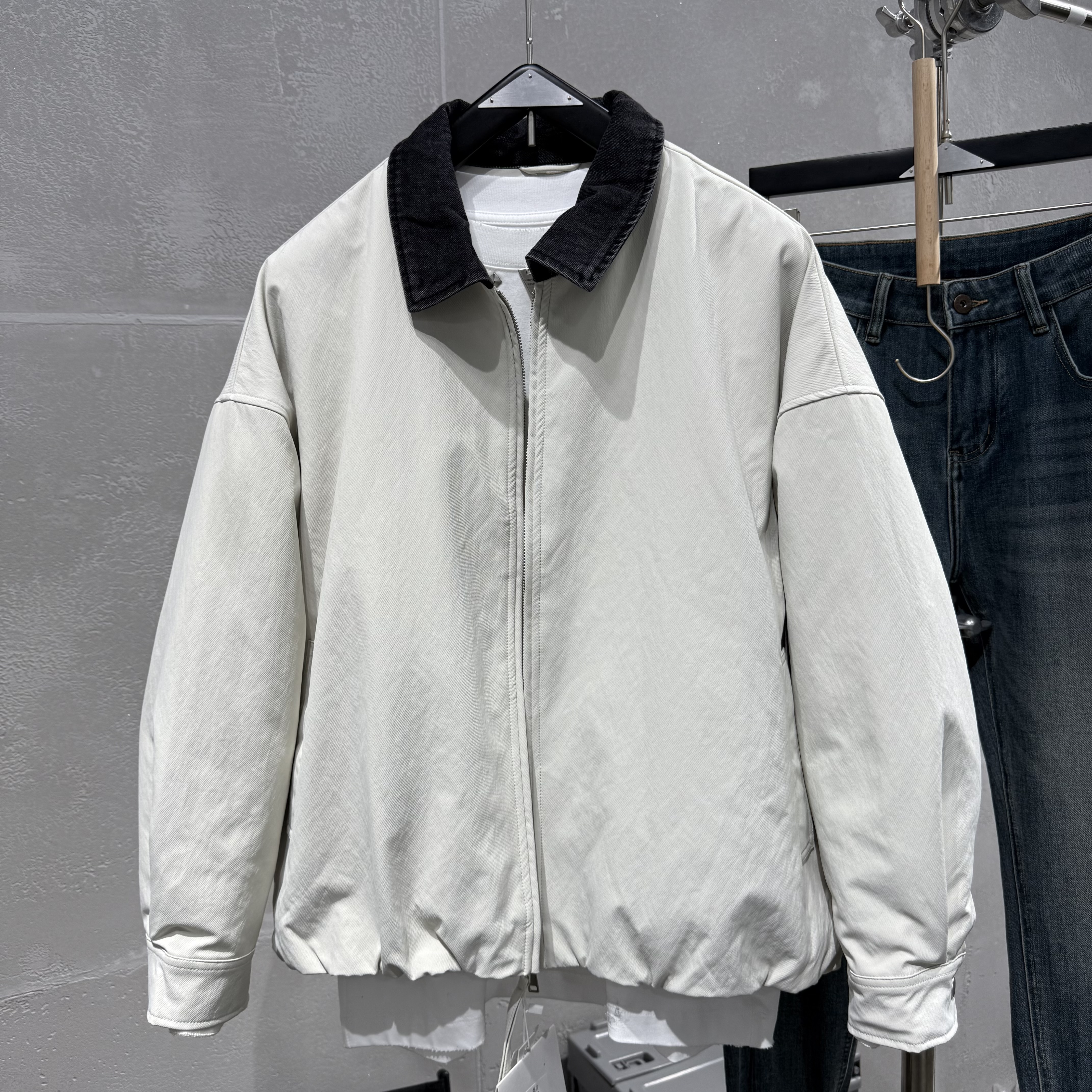 2025冬季新款翻领羽绒服