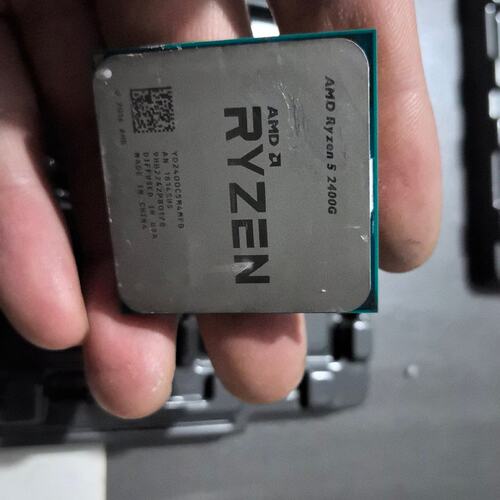 议价AMD Ryzen 5 2400G CPU，AM4接口，带核