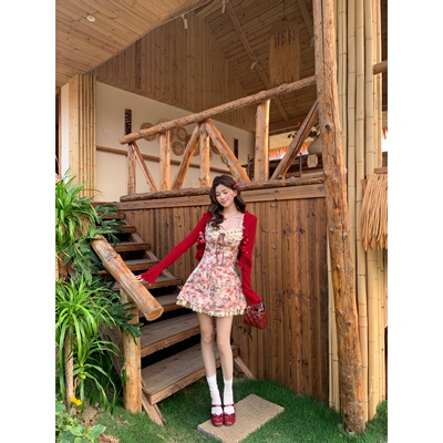 越韩小鱼Musefish 爱神的油画 明媚少女蕾丝边红色连衣裙纯欲短裙