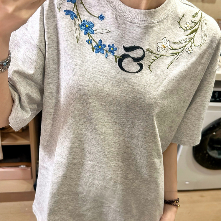 国潮牌复古刺绣花卉灰色正肩短袖t恤女夏2025新款高级感设计上衣