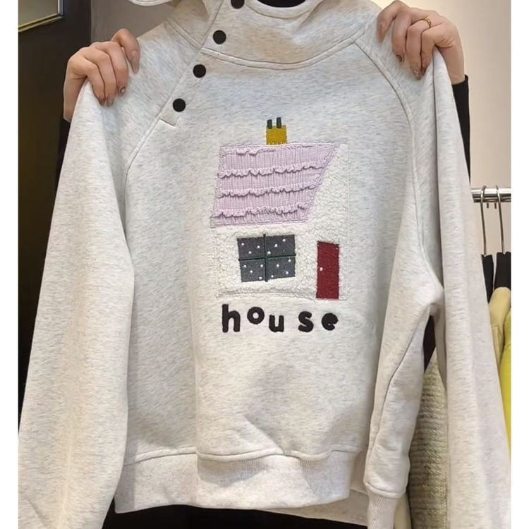 小房子毛巾绣设计感斜领纽扣连帽卫衣女秋冬加绒加厚别致灰色上衣