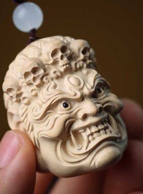 黄杨木雕刻不动明王手把件盘玩男士随身把玩汽车挂件佛头吊坠摆件