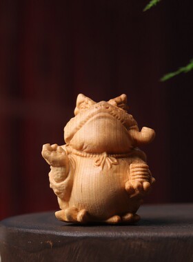 崖柏癞蛤蟆手把件掐指一算创意客厅蛤蟆办公室桌面摆件蟾蜍装饰品