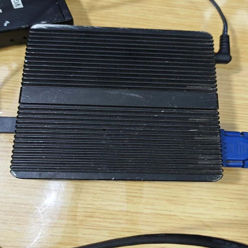 议价J1900 4网口软路由,32g硬盘,4g内存,上可维修