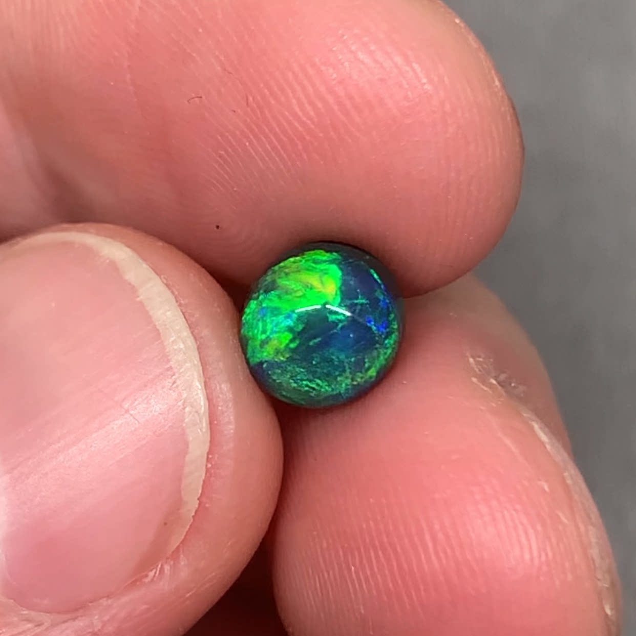 澳洲天然欧泊地球彩半球形黑欧泊戒指定制1.4ct 6.8*6.4*5.1mm