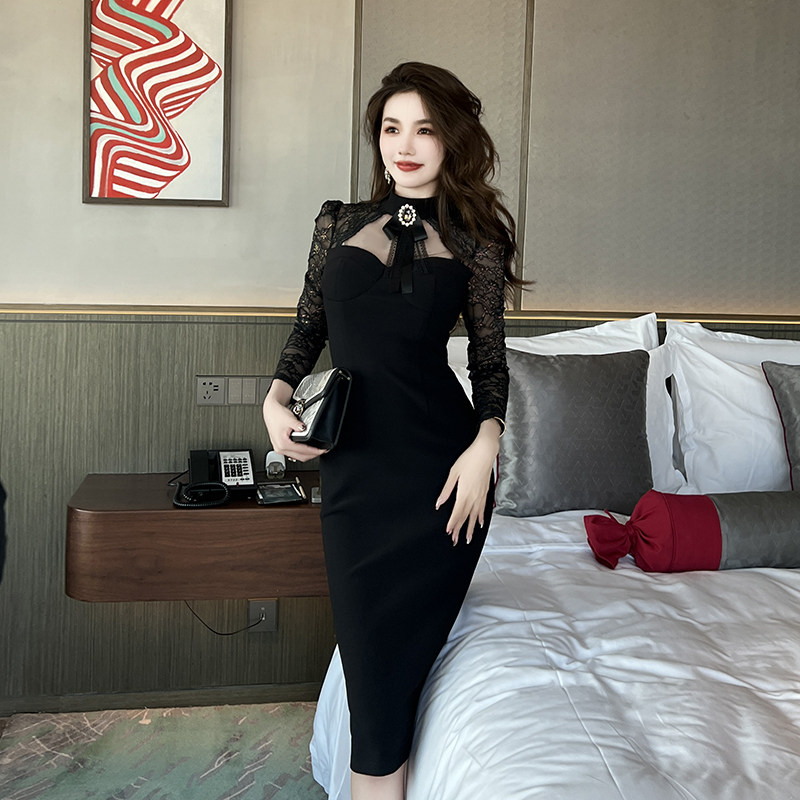 法式气质长袖蕾丝连衣裙女2024秋冬新款高级感配大衣穿内搭打底裙