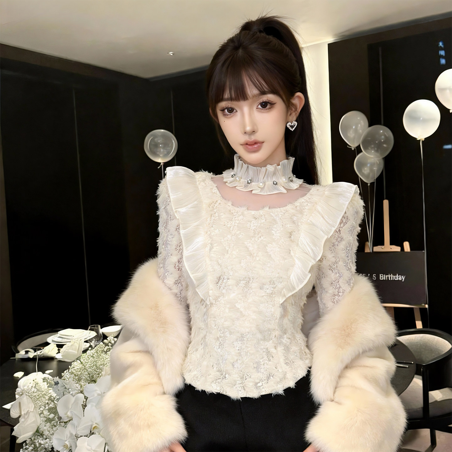 白色长袖上衣女春季小香风气质法式高级感短款内搭喇叭袖蕾丝T恤