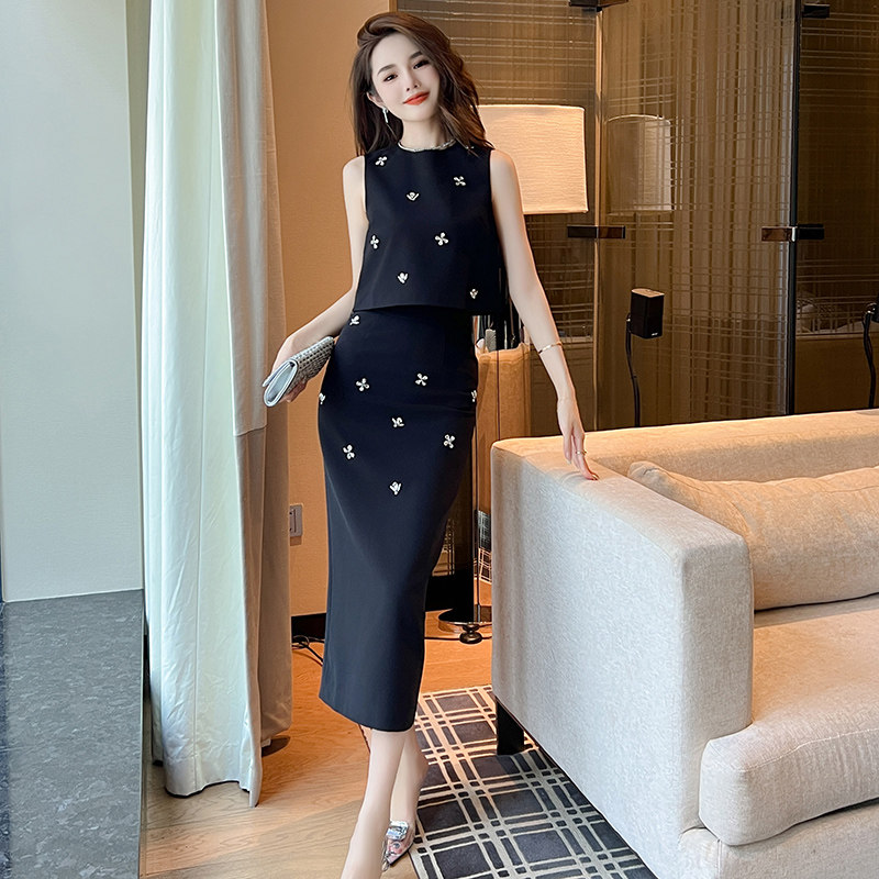 赫本风套装裙女夏季高级感气质无袖背心中长款高腰半身裙两件套装