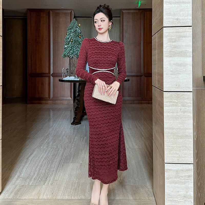 订婚红色连衣裙女冬季2026新款气质性感内搭长袖蕾丝鱼尾裙长裙子