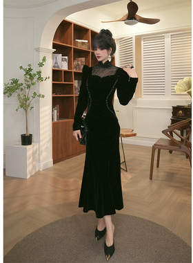 2024秋冬新款扣针烫金绣花修身显瘦连衣裙 45087