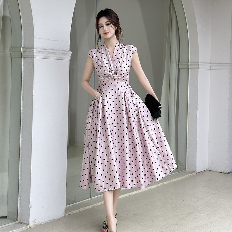 夏天巨好看的连衣裙女轻奢气质小众设计高级感收腰显瘦大摆裙2026