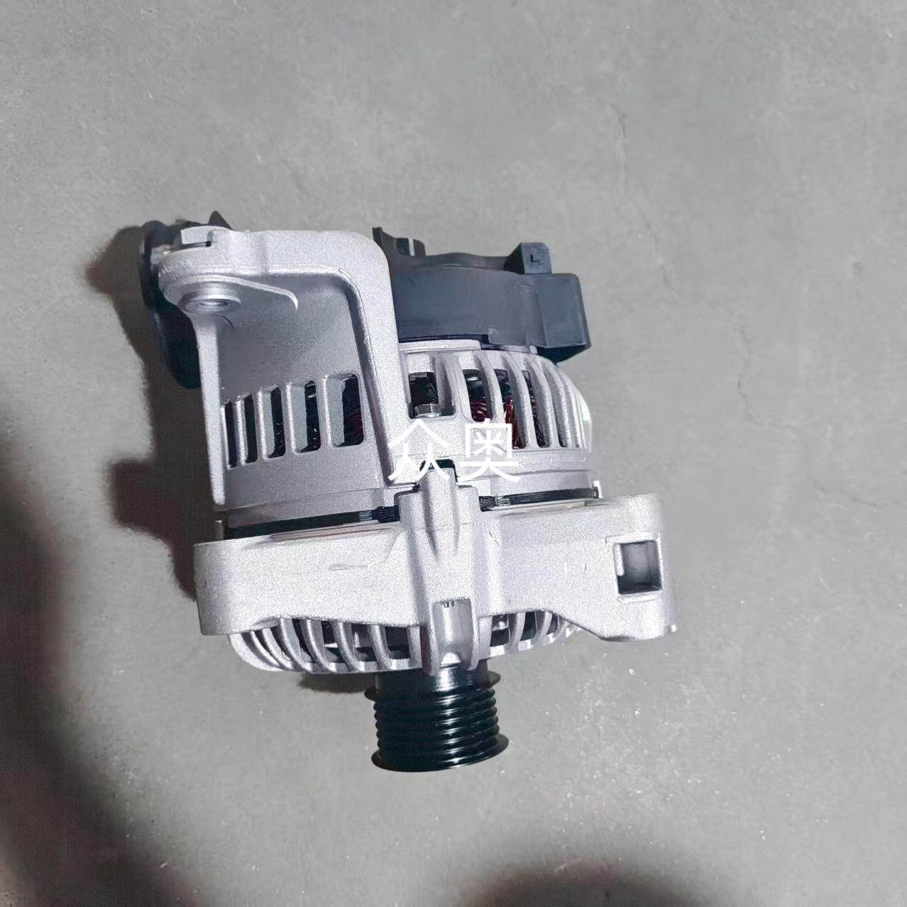 适用宝马发电机437115437367439234439398A14VI22SG12B029