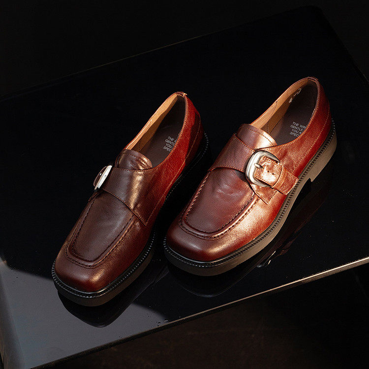 高级感手工真皮女鞋新款英伦复古风方头乐福鞋一脚蹬经典款小皮鞋