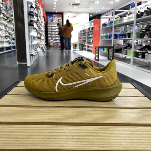 气垫跑步鞋nike耐克男