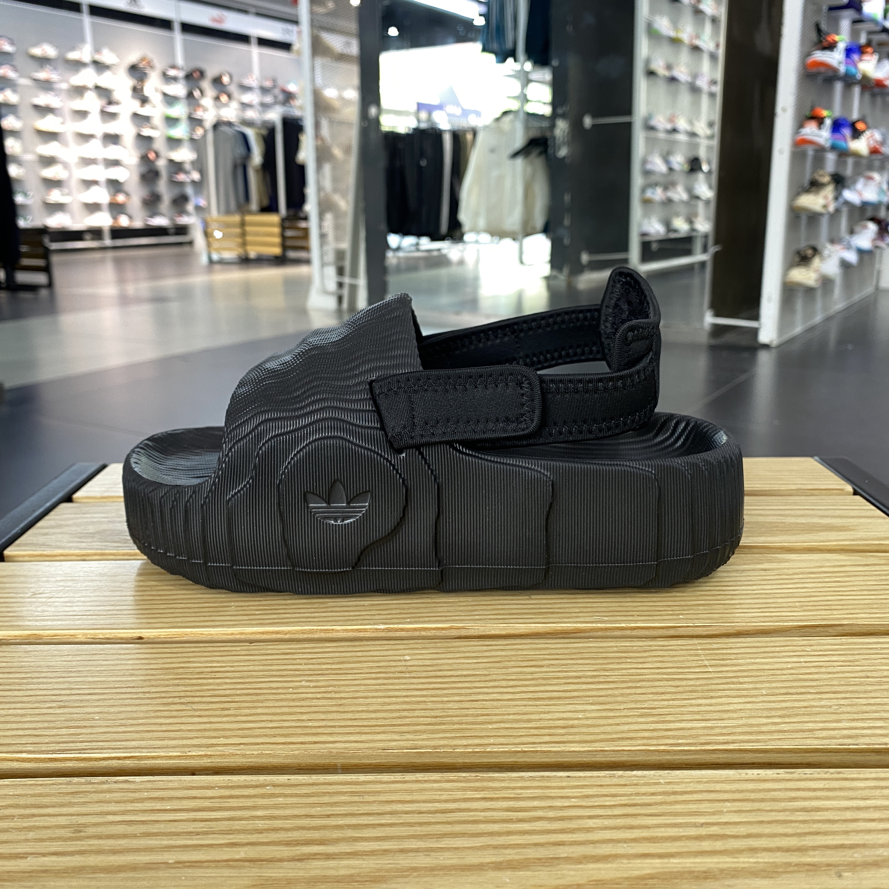 厚底运动凉鞋阿迪达斯三叶草