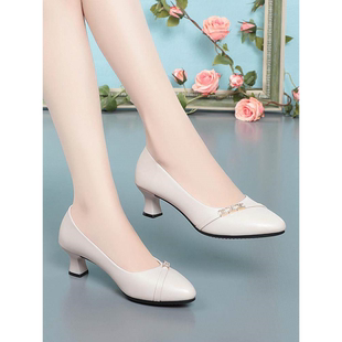 香港YA真皮矮跟单鞋女春秋款2026新款软底不累脚女鞋软皮舒适皮鞋