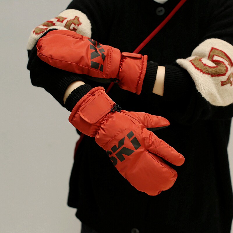 冬季防风御寒连指滑雪手套女内置五指加绒骑摩托车防丢护腕男触屏