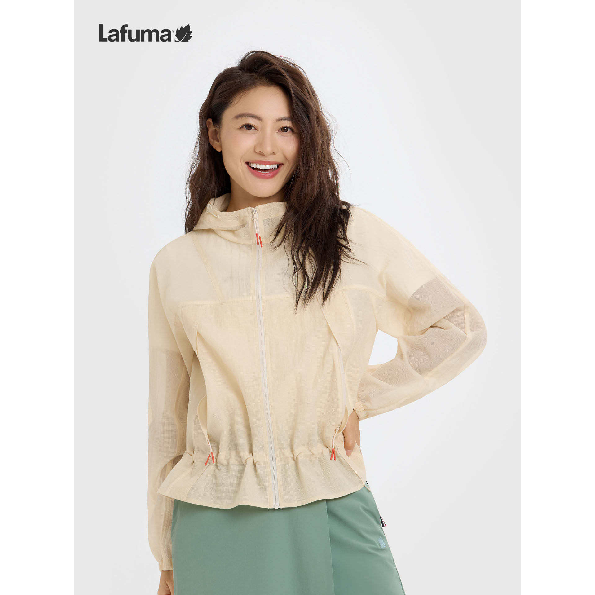乐飞叶女轻量连帽收腰户外风衣
