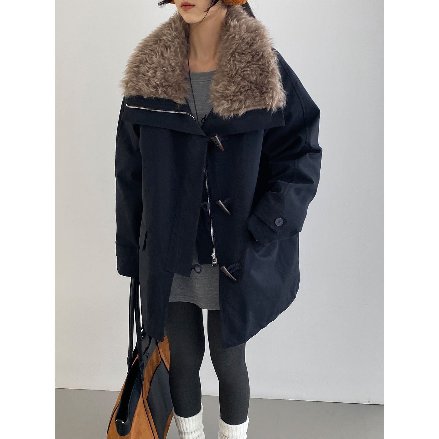 那末韩系复古毛领派克羽绒服女牛角扣保暖白鸭绒工装夹克外套2659