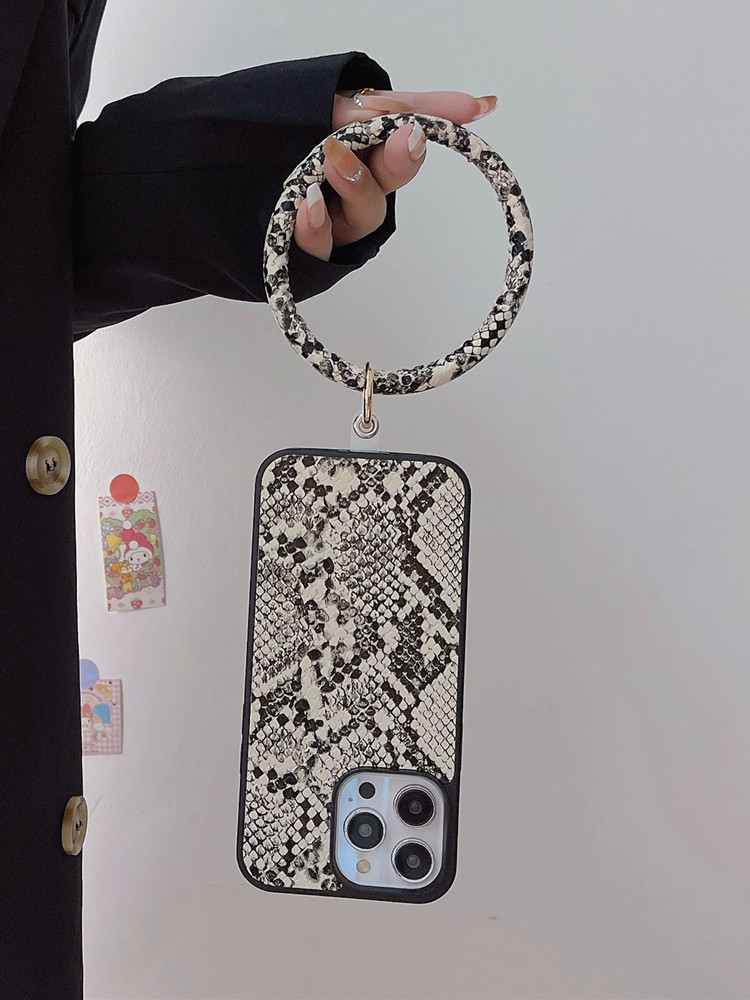 适用iphone14/15手机壳小众高级感苹果16promax圆环手提保护套12全包防摔xsmax新款XR女潮牌plus网红11男