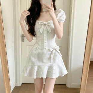 风琴少女 古着A字短裙小众设计感白色条纹方领收腰连衣裙小清新女