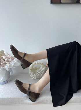 玉蝶儿一字带粗跟单鞋2024年秋季新款粗跟单鞋3243Y0971C