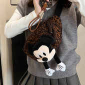女士百搭出游斜跨包豹纹时尚 2025秋冬新款 韩版 米奇公仔玩偶胸包女